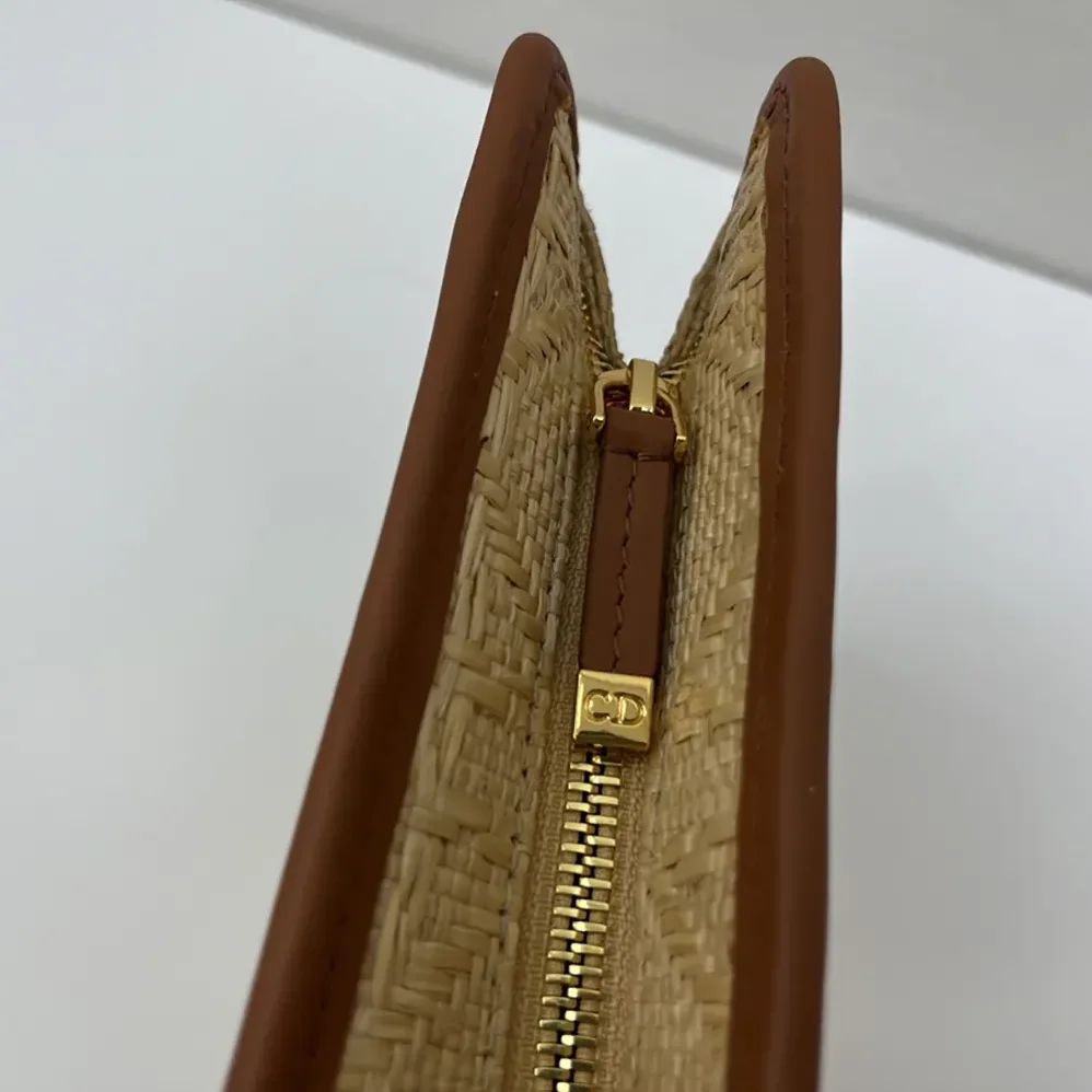 Dior 30 Montaigne Dea Pouch Natural Cannage Raffia for Women Dior 30 Montaigne Dea Pouch Natural Cannage Raffia for Women