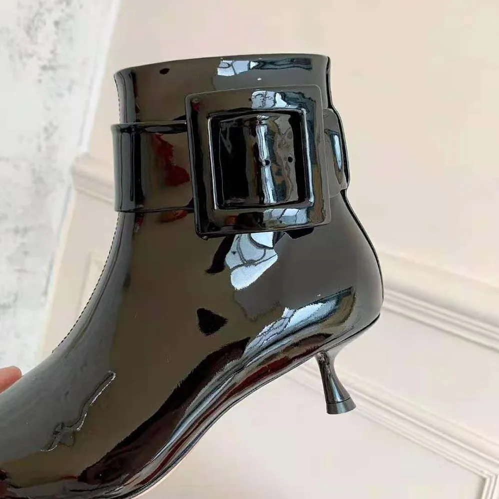 Roger Vivier Pointy Covered Buckle Ankle Boots in Patent Leather for Women