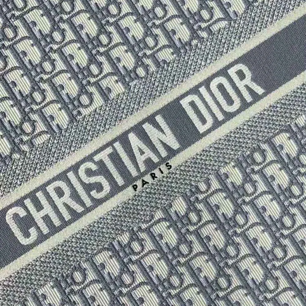 Dior Dior Bbook Tote for Women in Silver Dior Dior Bbook Tote for Women in Silver
