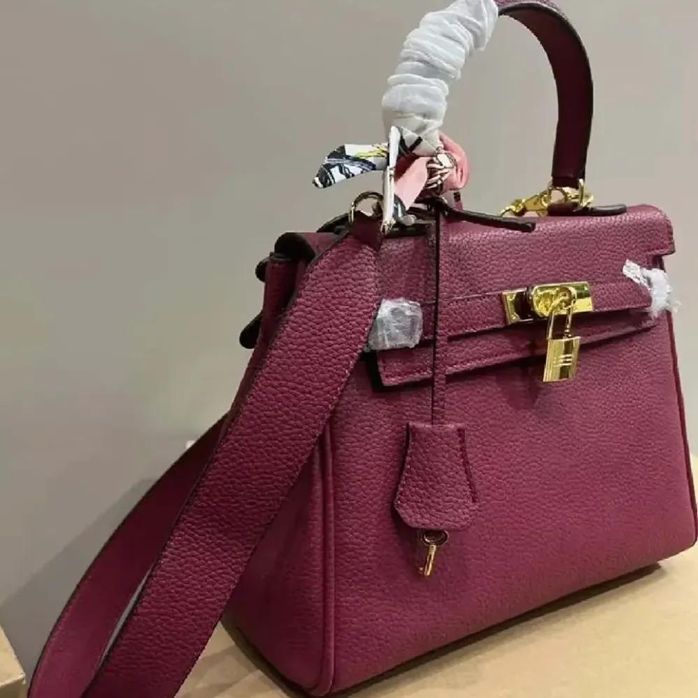 Hermes Kelly Bag 20 in Epsom Leather for Women in Bordeaux
