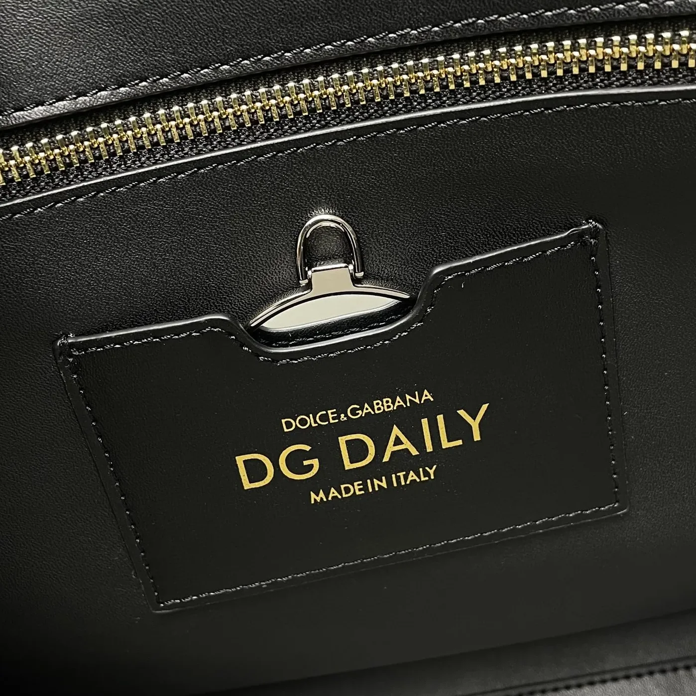Dolce & Gabbana Small DG Daily Shopper Black / DG BB7023AQ26980999 Dolce & Gabbana Small DG Daily Shopper Black / DG BB7023AQ26980999