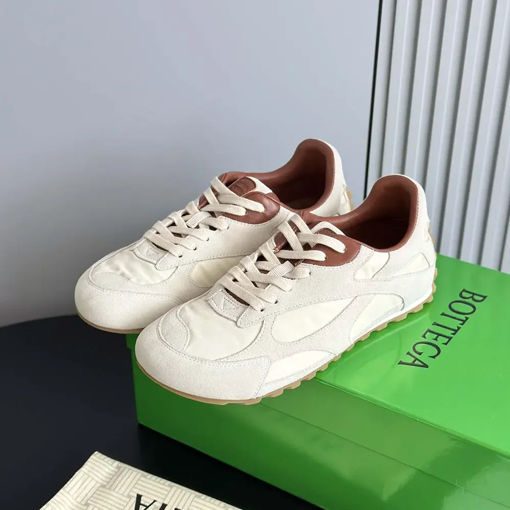 Bottega Veneta Orbit Flash Sneaker for Unisex in Beige