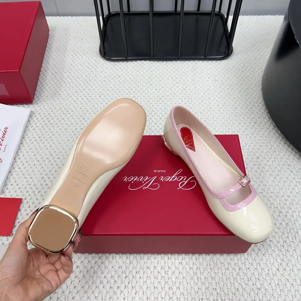 Roger Vivier Viv' Podium Ballerinas in Patent Leather for Women in White Roger Vivier Viv' Podium Ballerinas in Patent Leather for Women in White