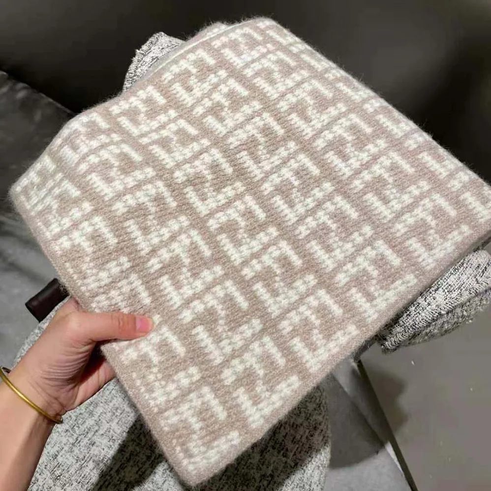Fendi FF Scarf Dove Gray Cashmere Scarf for Women Fendi FF Scarf Dove Gray Cashmere Scarf for Women