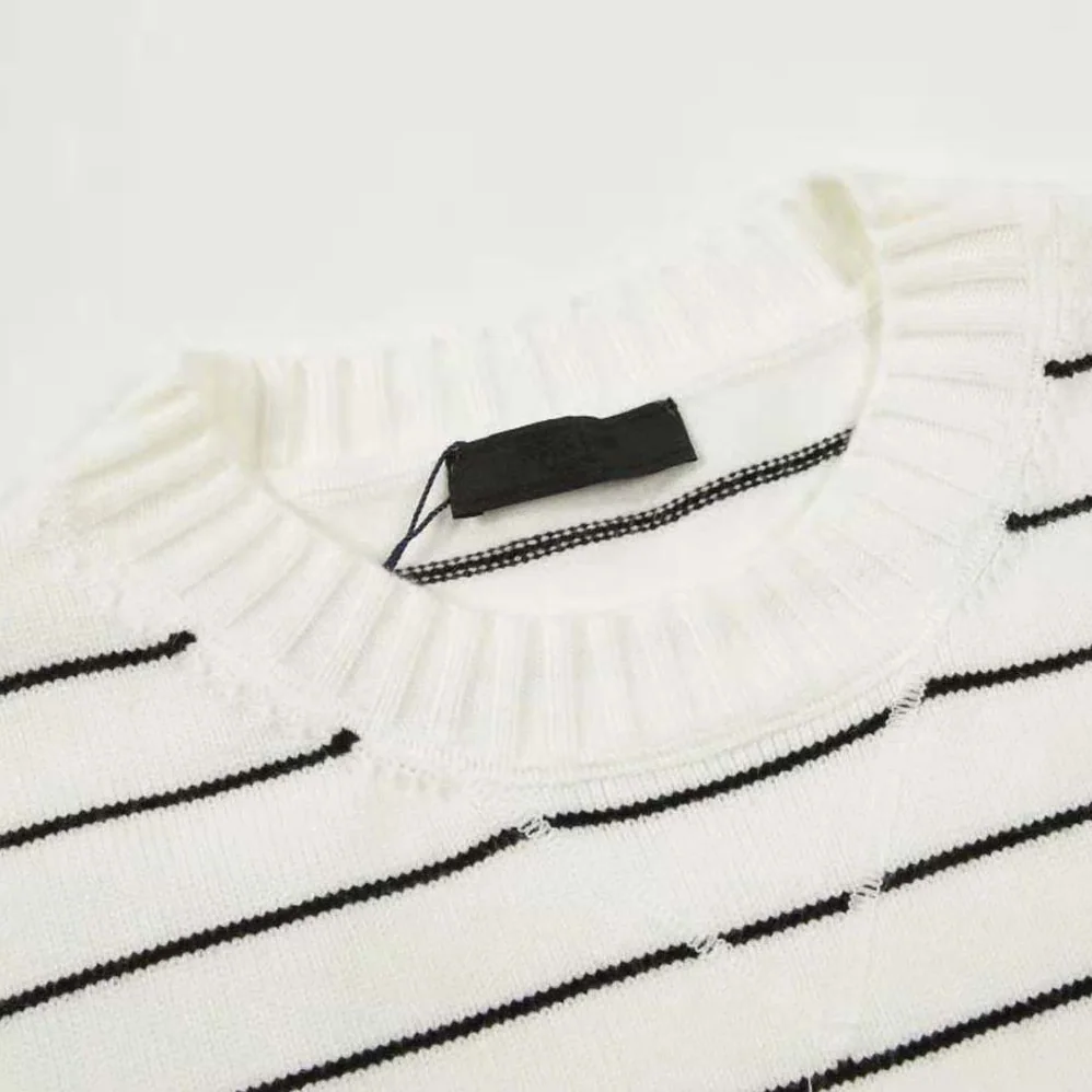Prada Wool and Cashmere Crew-neck Sweater for Women in White Prada Wool and Cashmere Crew-neck Sweater for Women in White