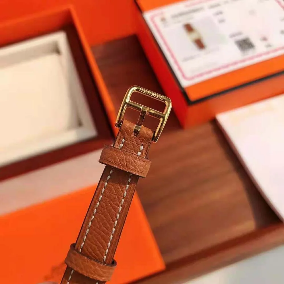 Hermes Heure H Watch Small Model Quartz Movement 25 mm in Yellow Gold-Plated Steel for Women in Brown Hermes Heure H Watch Small Model Quartz Movement 25 mm in Yellow Gold-Plated Steel for Women in Brown