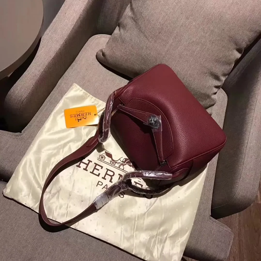 Hermes Lindy 30 Top Flap Leather Bag with Strap in Purple