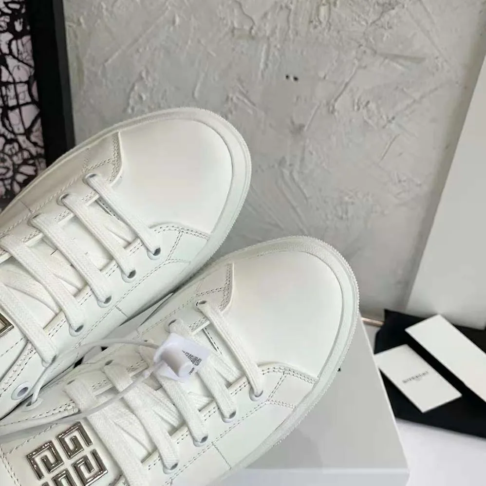 Givenchy City Sport Sneakers in Leather for Unisex in Black Givenchy City Sport Sneakers in Leather for Unisex in Black