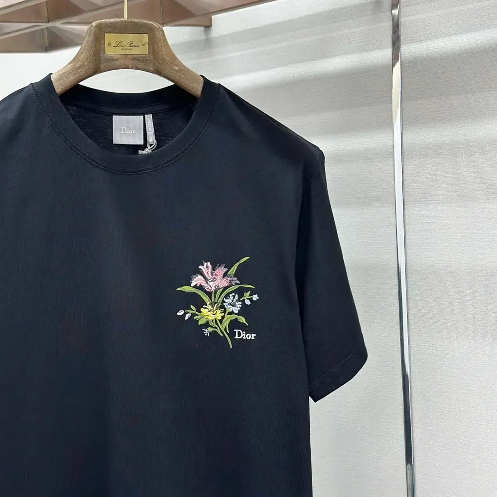 Dior T-Shirt with Dior Secret Garden Motif Relaxed Fit Black Cotton Jersey for Women Dior T-Shirt with Dior Secret Garden Motif Relaxed Fit Black Cotton Jersey for Women