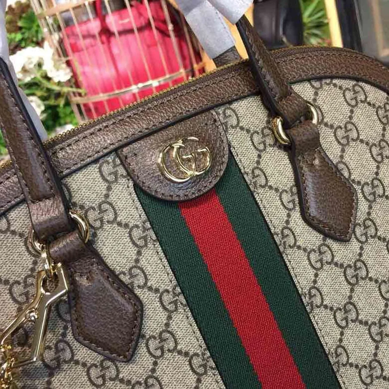 Gucci Ophidia Medium Shoulder Bag Beige in Ebony GG Supreme Canvas / Gucci Ophidia Medium Shoulder Bag Beige in Ebony GG Supreme Canvas /