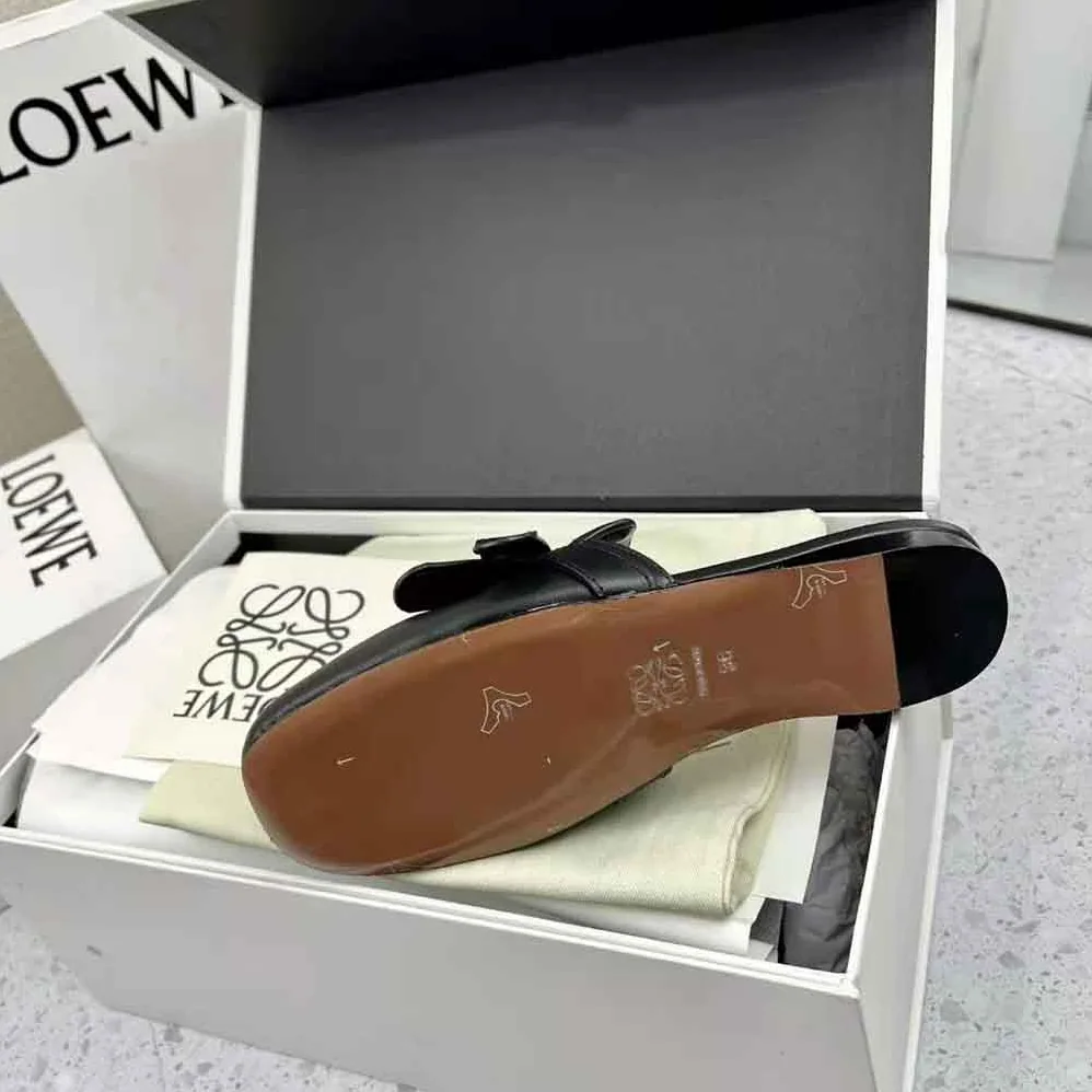 Loewe Gate Flat Mule in Calfskin for Women in Black Loewe Gate Flat Mule in Calfskin for Women in Black