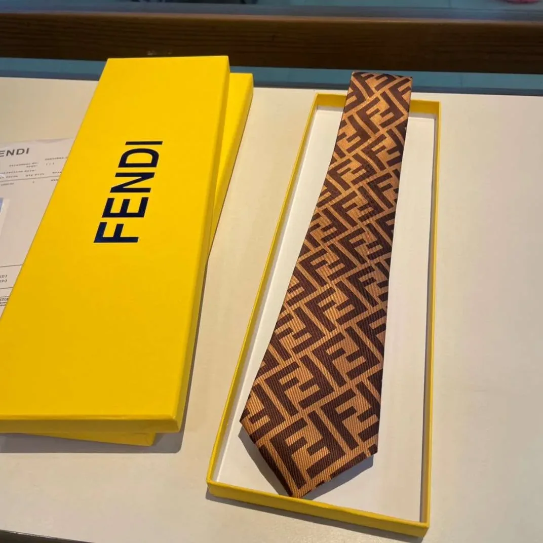 Fendi Tie Silk Necktie Brown Fendi Tie Silk Necktie Brown