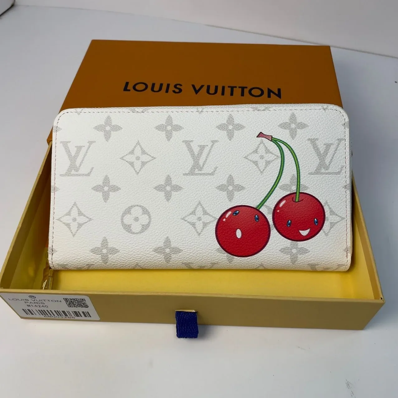 Louis Vuitton LV x TM Zippy Wallet White /