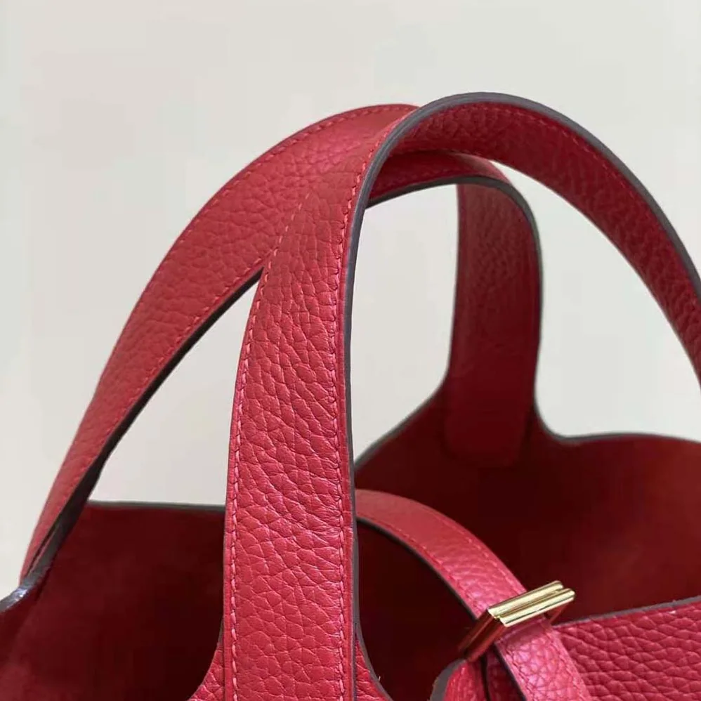 Hermes Picotin Lock 18cm in Clémence leather for Women in Red Hermes Picotin Lock 18cm in Clémence leather for Women in Red