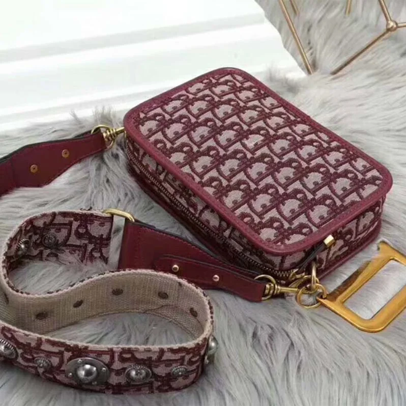 Dior Diorquake Clutch in Burgundy Canvas for Women in Carmine