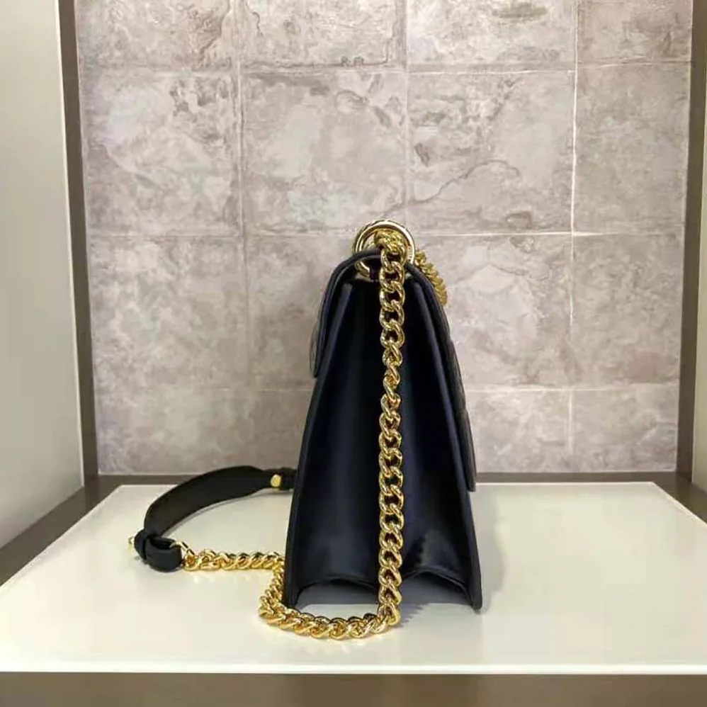 Fendi Kan I Black Leather Bag for Women in Black