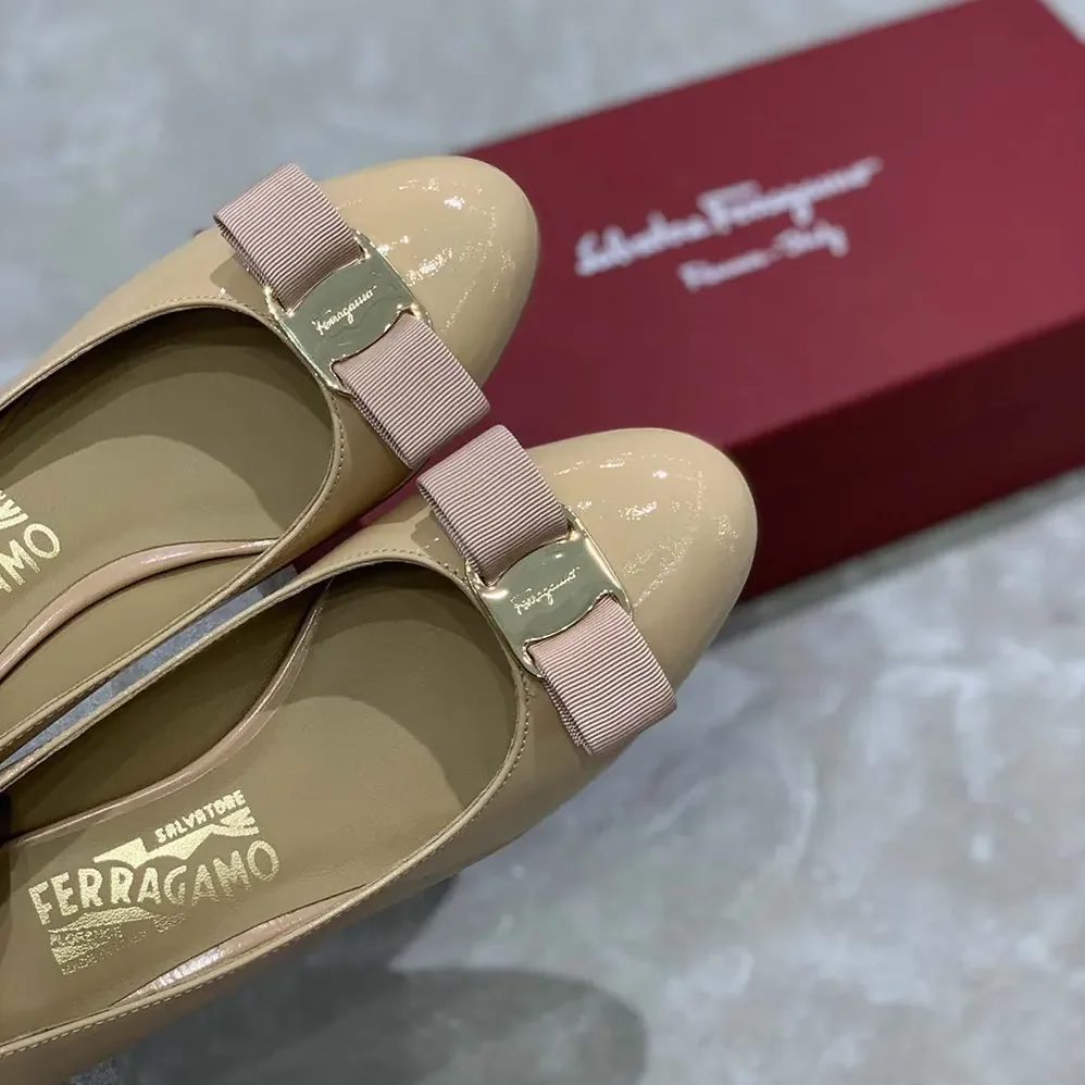 Salvatore Ferragamo Vara Pump 3cm Heel for Women in Sandy Salvatore Ferragamo Vara Pump 3cm Heel for Women in Sandy