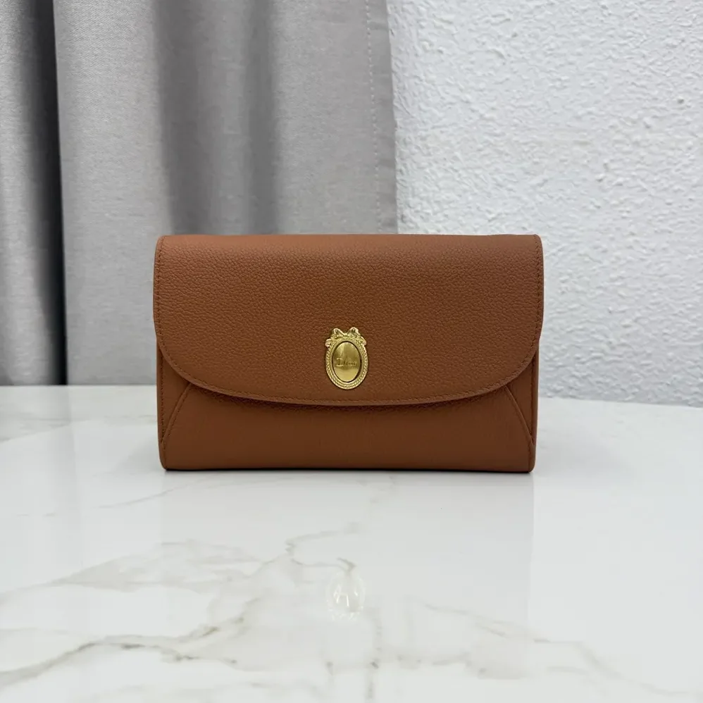 Dior Médaillon Envelope Pouch with Strap Marron Bobby and Lingerie Pink Grained Calfskin for Women Dior Médaillon Envelope Pouch with Strap Marron Bobby and Lingerie Pink Grained Calfskin for Women