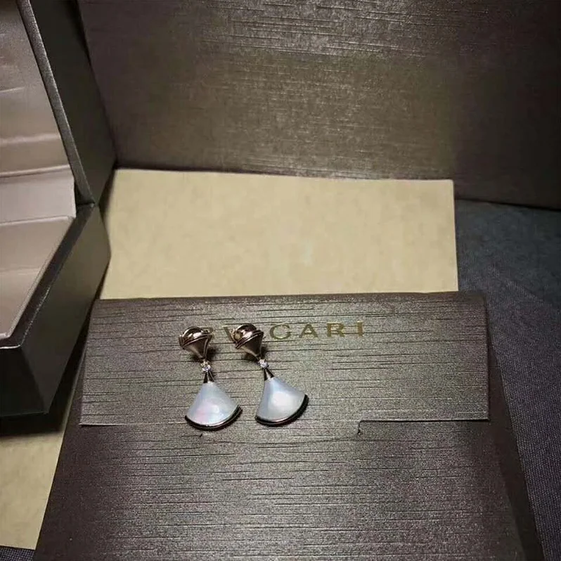 Bvlgari Divas' Dream Earrings 18 KT Rose Gold Set for Women Bvlgari Divas' Dream Earrings 18 KT Rose Gold Set for Women