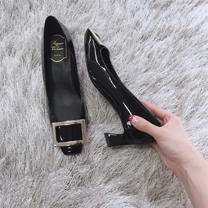 Roger Vivier Belle Vivier Trompette Pumps Patent Leather-4.5cm for Women in Black