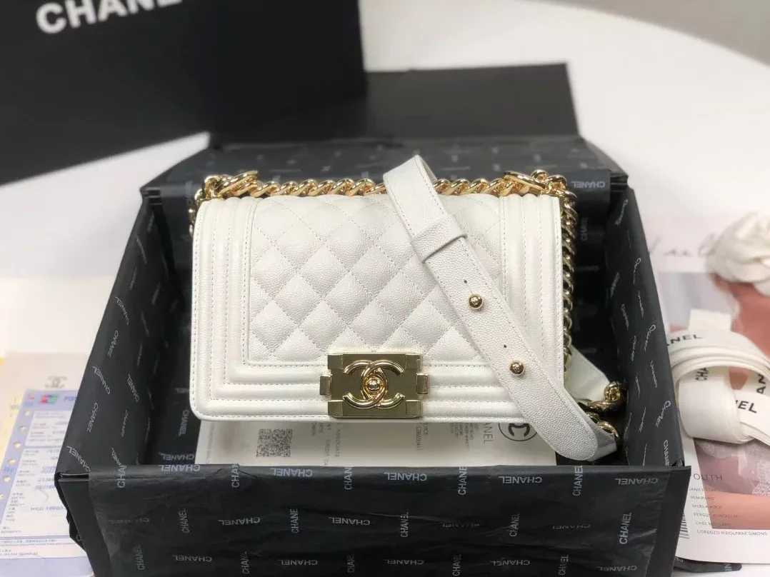 Chanel Boy Flapbag White / Chanel Boy Flapbag White /