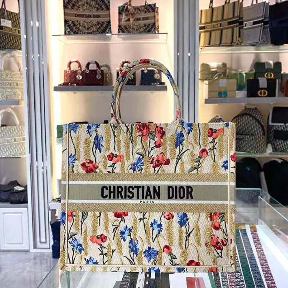 Dior Dior Book Tote Beige Dior Hibiscus Embroidery for Women Dior Dior Book Tote Beige Dior Hibiscus Embroidery for Women