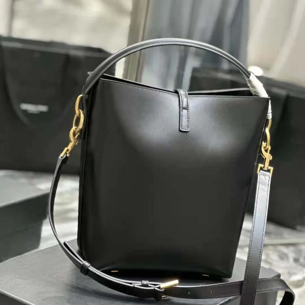 Saint Laurent YSL Le 37 in Shiny Leather for Women in Black