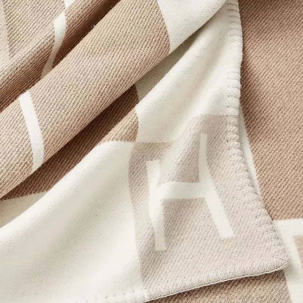 Hermes Avalon Vibration Throw Blanket for Unisex in Brown Hermes Avalon Vibration Throw Blanket for Unisex in Brown