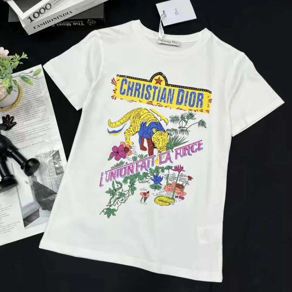 Dior T-shirt White Cotton and Linen Jersey with Multicolor Indian Animals Tiger Motif for Women Dior T-shirt White Cotton and Linen Jersey with Multicolor Indian Animals Tiger Motif for Women