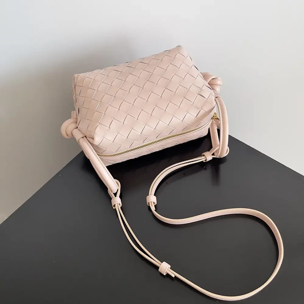 Bottega Veneta Top Handle Loop in Intrecciato Leather for Women in Pink