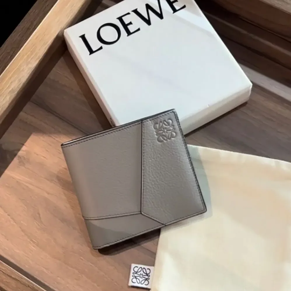 Loewe Puzzle Bifold Wallet Calfskin Leather for Unisex in Gray Loewe Puzzle Bifold Wallet Calfskin Leather for Unisex in Gray