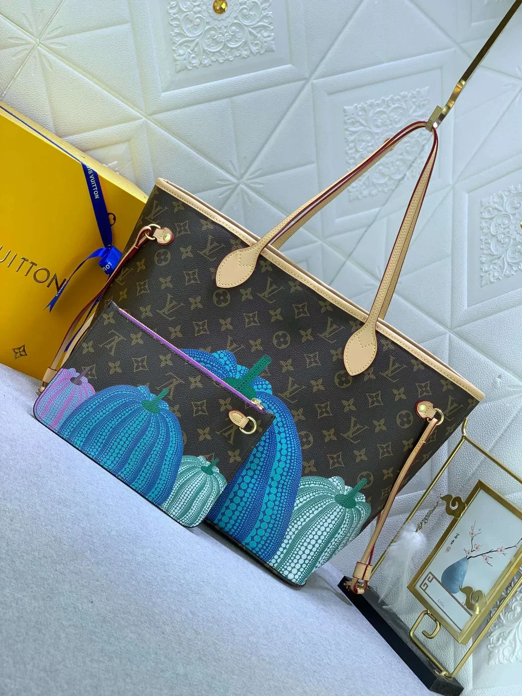 Louis Vuitton LV x YK Neverfull MM Tote Bag in Brown Monogram Gold Hardware Louis Vuitton LV x YK Neverfull MM Tote Bag in Brown Monogram Gold Hardware