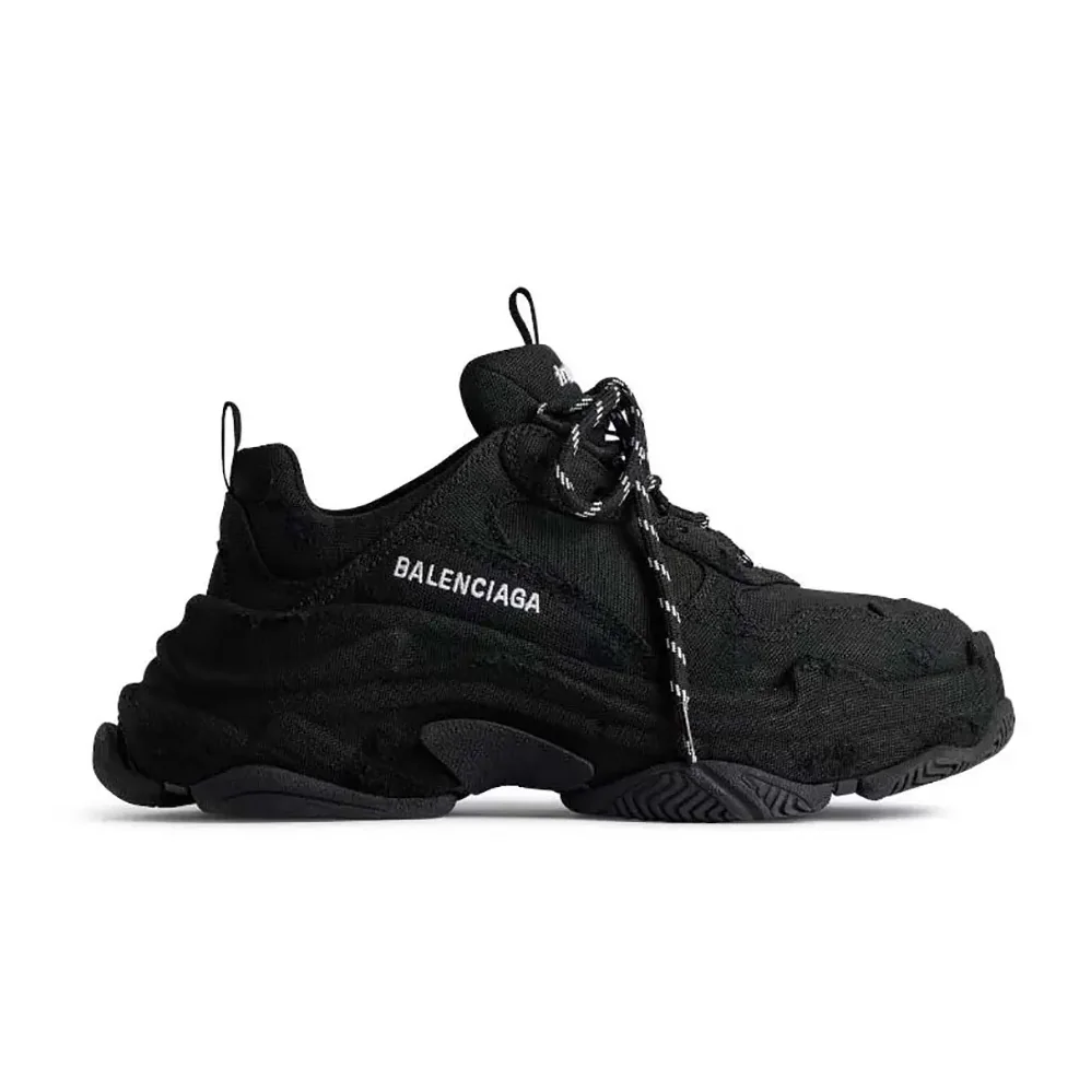 Balenciaga Triple S Sneaker in Black for Unisex Balenciaga Triple S Sneaker in Black for Unisex