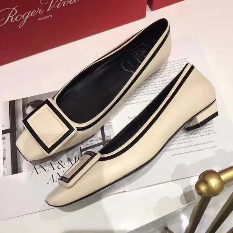 Roger Vivier Belle Vivier Graphic Pumps 45mm Heel White for Women Roger Vivier Belle Vivier Graphic Pumps 45mm Heel White for Women