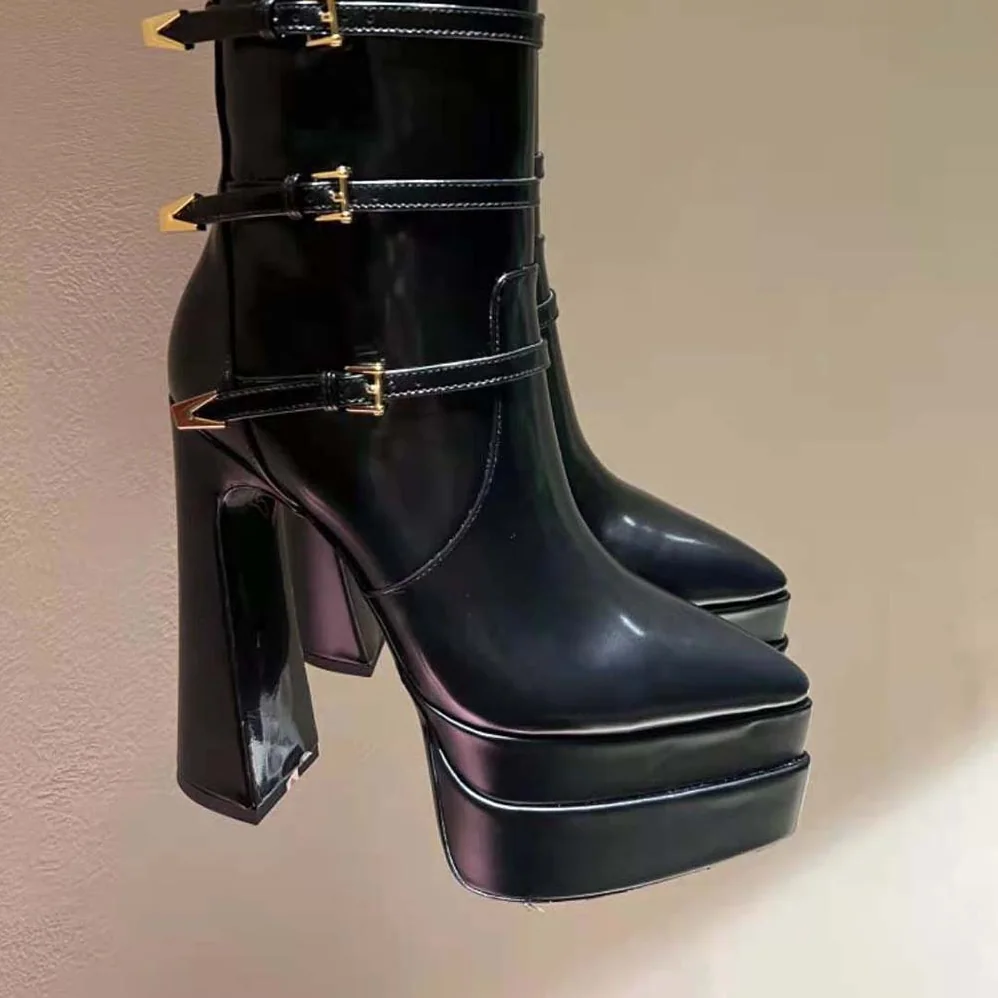 Versace Aevitas Pointy Platform Boots for Women in Black Versace Aevitas Pointy Platform Boots for Women in Black