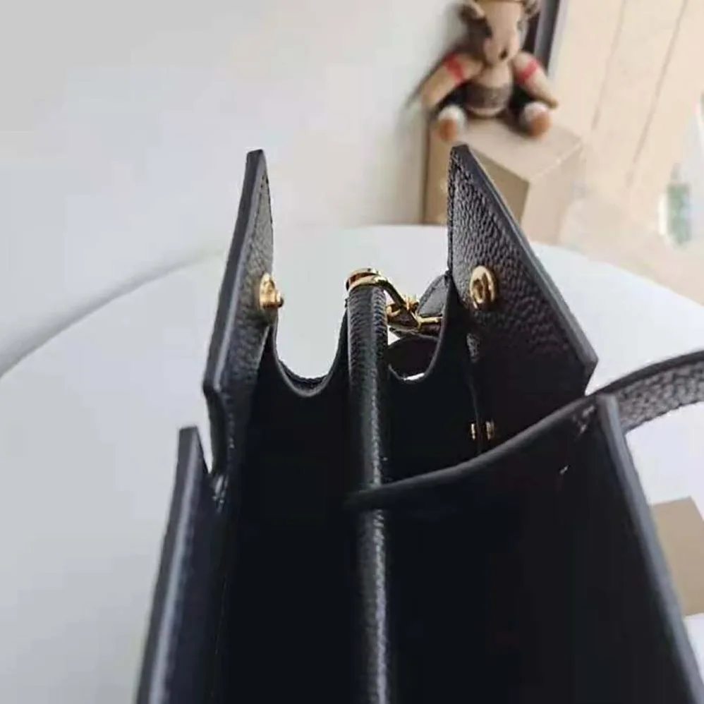 Burberry Small Leather Title Bag for Women in Black Burberry Small Leather Title Bag for Women in Black