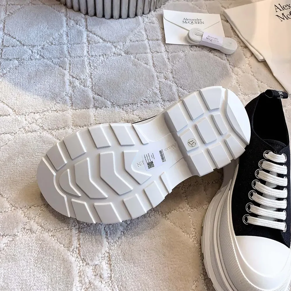 Alexander Mcqueen Tread Slick Lace Up in Black for Unisex in White