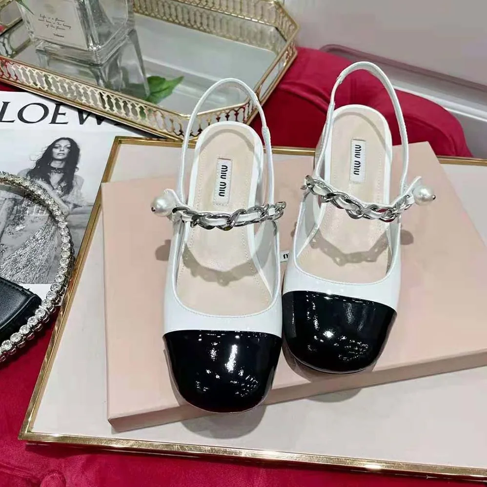 Miu Miu Patent Leather Pumps in 35mm Heel for Women in White Miu Miu Patent Leather Pumps in 35mm Heel for Women in White