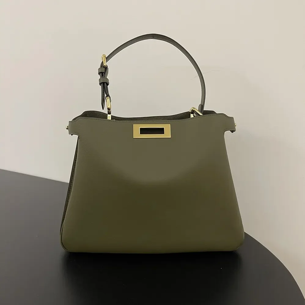 Fendi Peekaboo Soft Medium Green Leather Bag for Women
