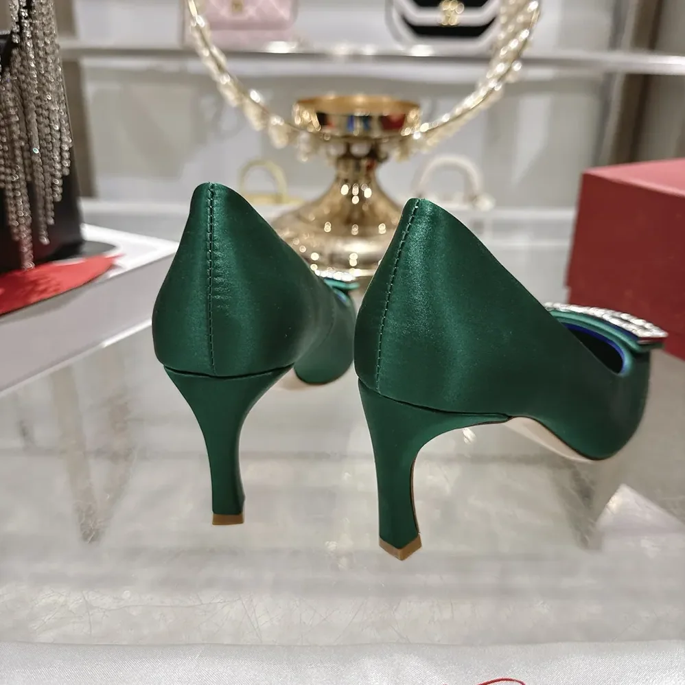 Roger Vivier Trompette Pumps in Satin for Women in Green