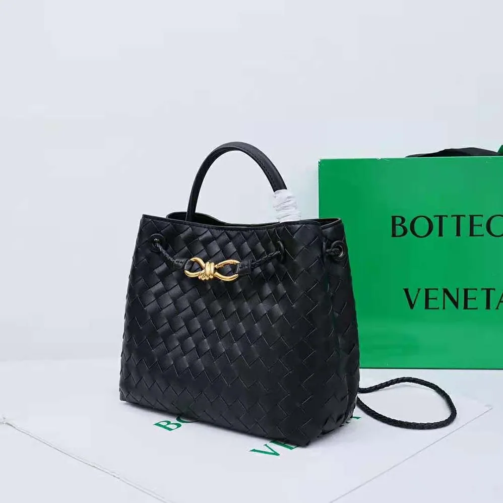 Bottega Veneta Small Andiamo in Lambskin Leather for Women in Black