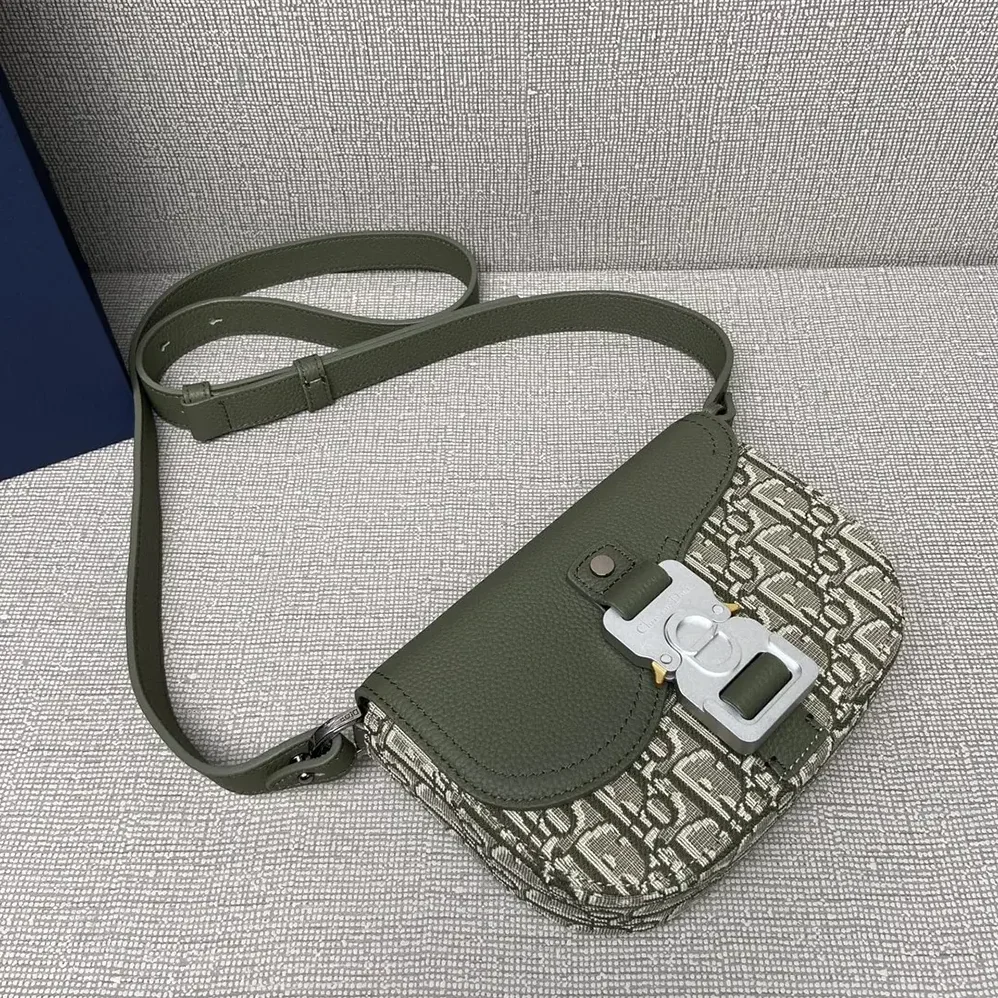 Dior Mini Saddle Messenger Bag with Flap Khaki Dior Oblique Jacquard for Men Dior Mini Saddle Messenger Bag with Flap Khaki Dior Oblique Jacquard for Men