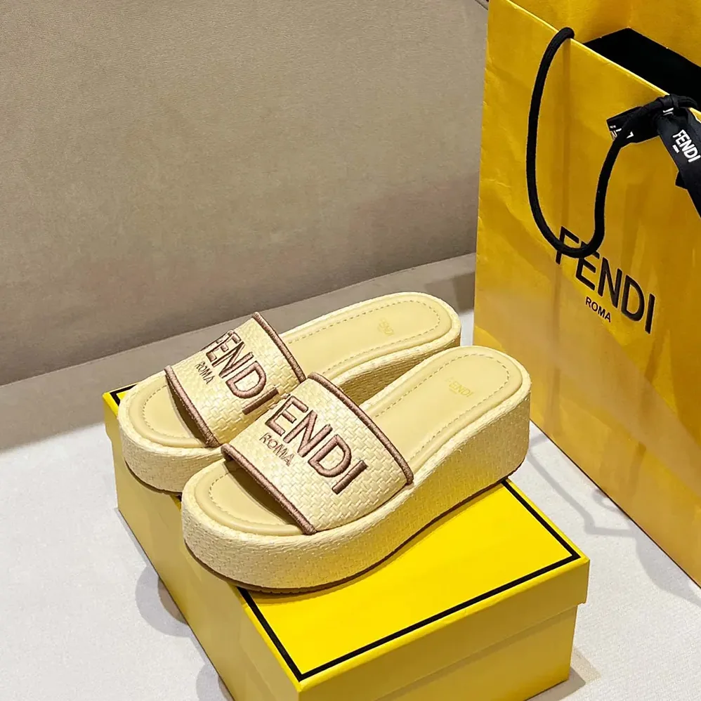 Fendi Fendi Sunshine Beige Raffia Flatform Slides for Women