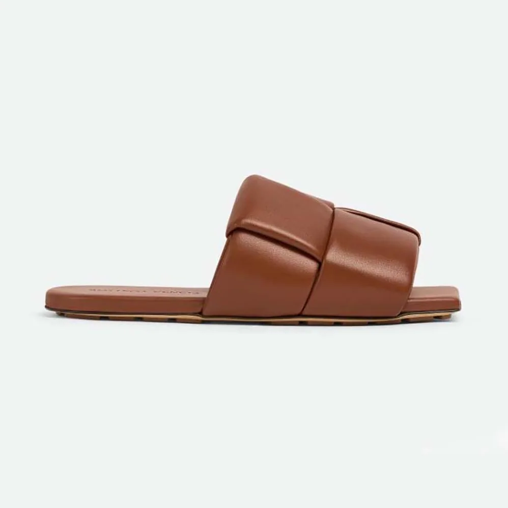 Bottega Veneta Patch Flat Mule Padded Intreccio Leather Flat Mules for Women in Brown Bottega Veneta Patch Flat Mule Padded Intreccio Leather Flat Mules for Women in Brown