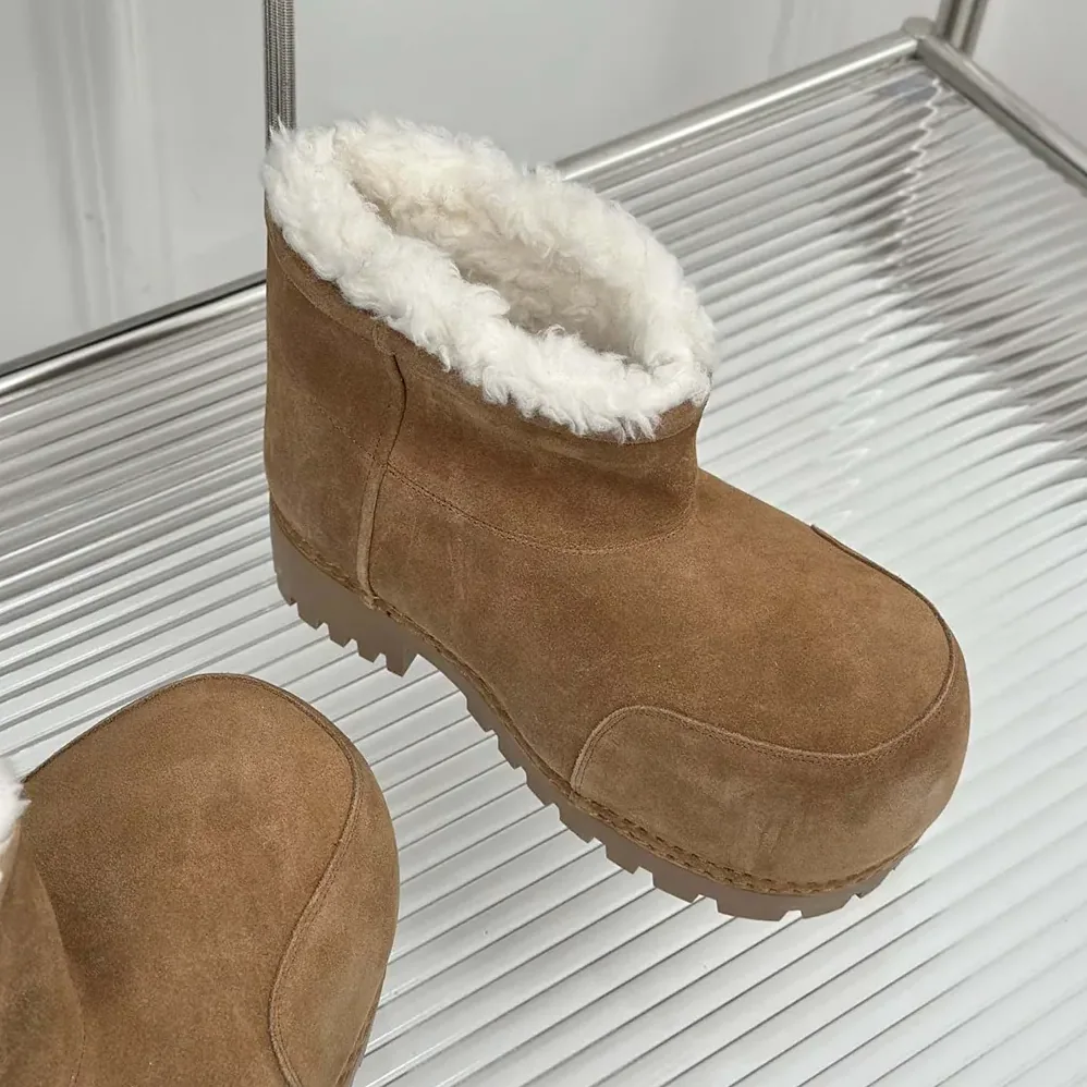 Balenciaga Alaska Fur Bootie in Brown Split Calfskin and White Synthetic Material for Unisex Balenciaga Alaska Fur Bootie in Brown Split Calfskin and White Synthetic Material for Unisex