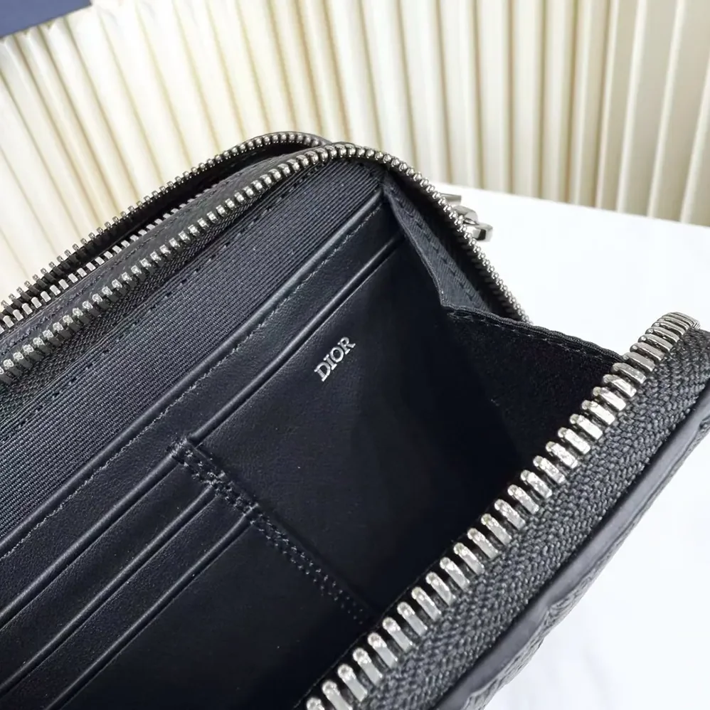 Dior Zipped Pouch with Strap Black Dior Gravity Leather for Men Dior Zipped Pouch with Strap Black Dior Gravity Leather for Men