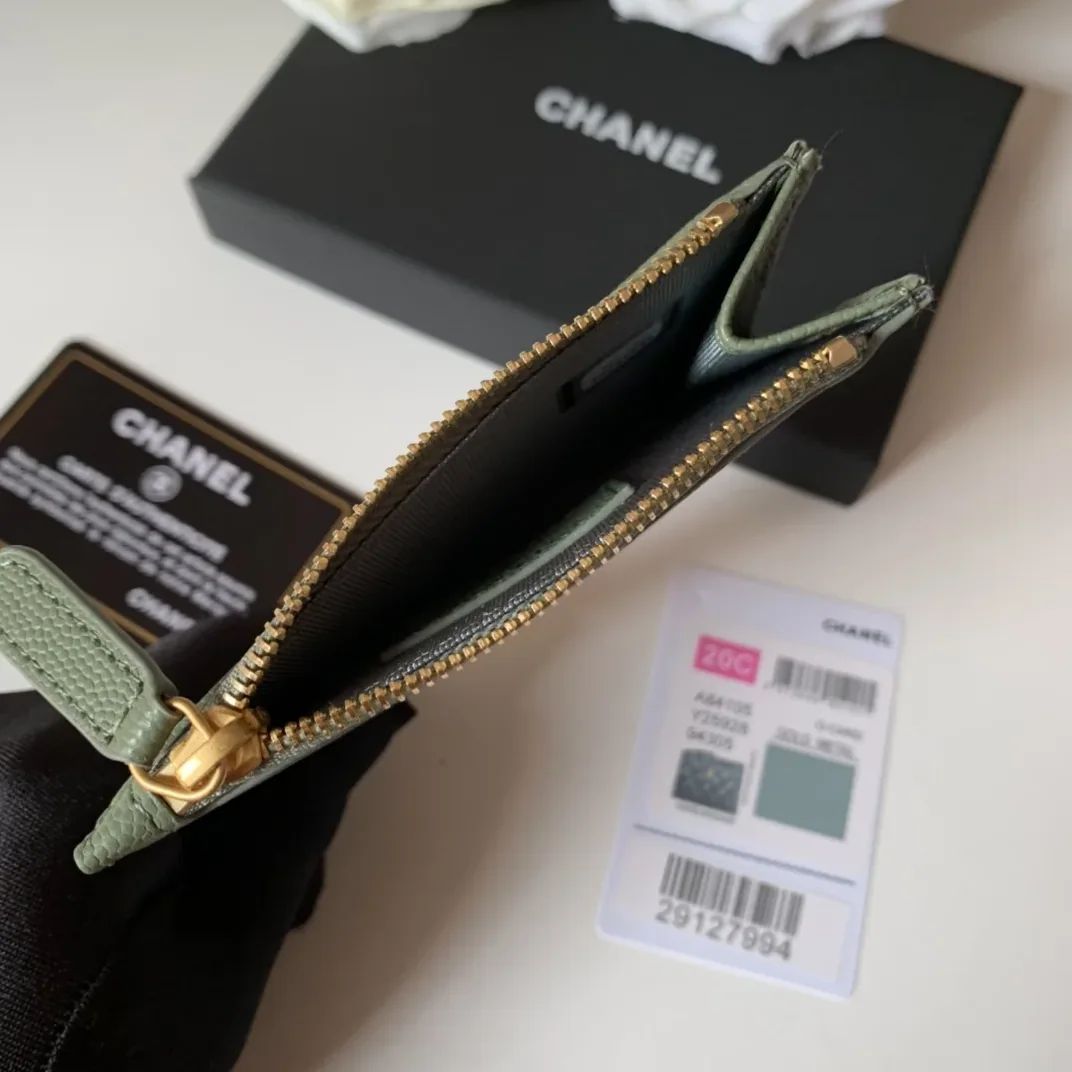 Chanel Flat Card Holder Olive Bag / Chanel Flat Card Holder Olive Bag /