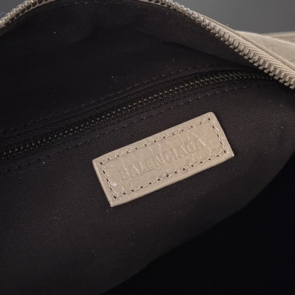 Balenciaga Le City Hobo Bag Medium in Sesame for Women Balenciaga Le City Hobo Bag Medium in Sesame for Women