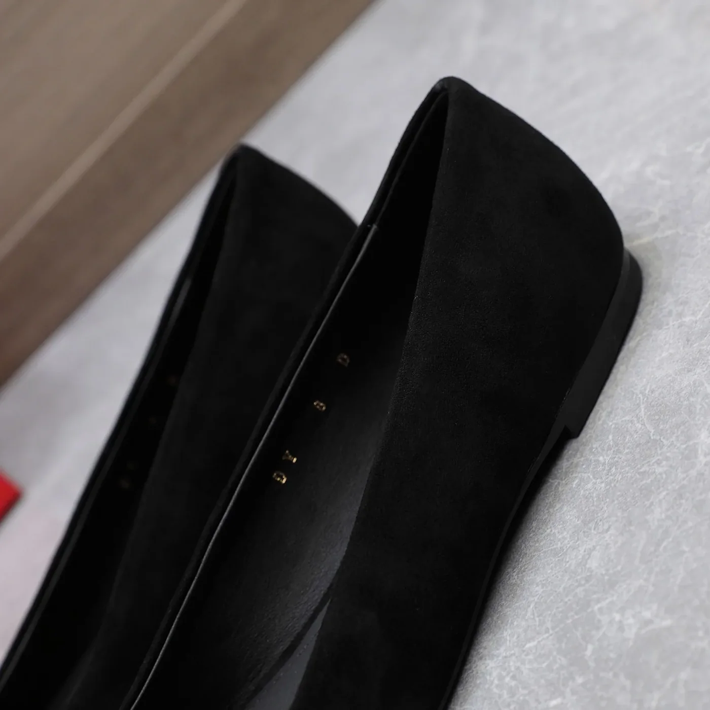 Ferragamo Ballet Flat With Asymmetric Bow Black 01H388 Ferragamo Ballet Flat With Asymmetric Bow Black 01H388