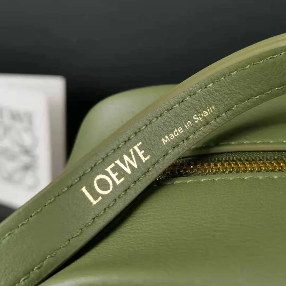 Loewe Amazona 28 Bag in Nappa Calfskin for Women in Green